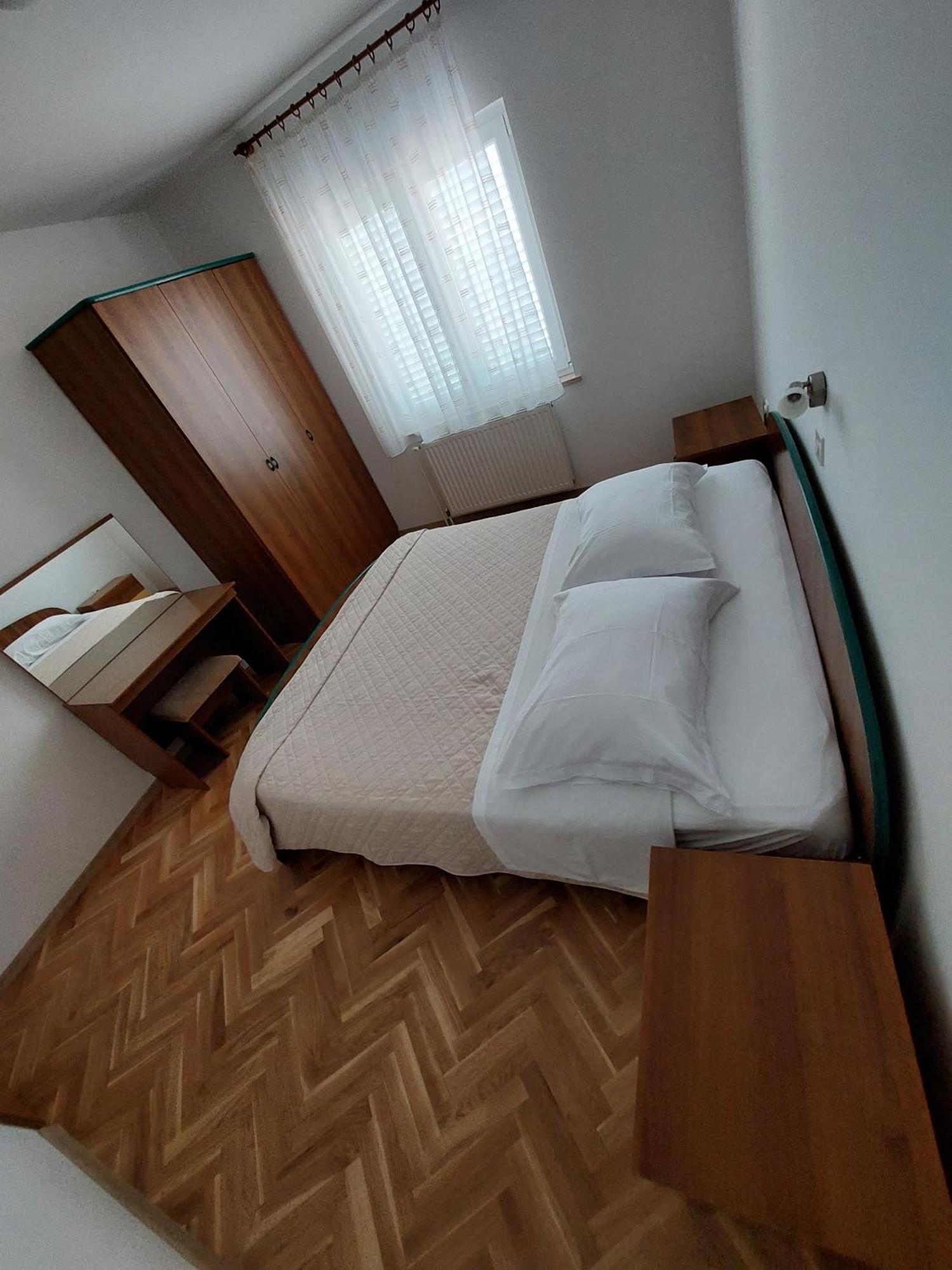 Apartments Mlacovic Rab Town Luaran gambar