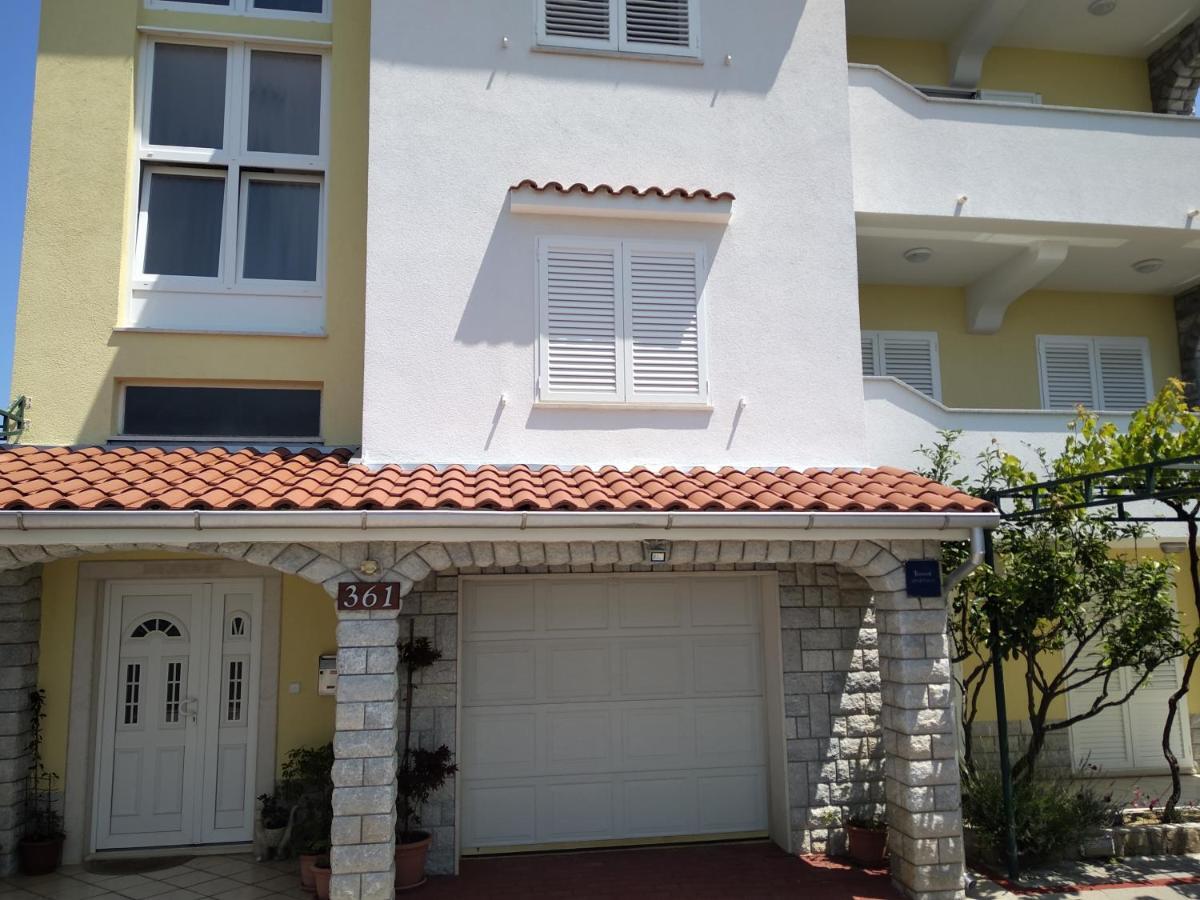 Apartments Mlacovic Rab Town Luaran gambar